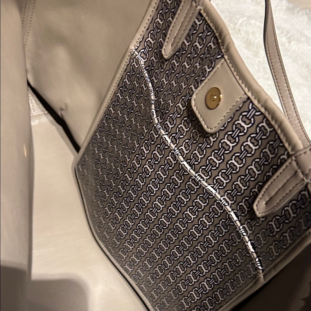 Tory Burch Patterned Beige and Black Tote - Picture 8 of 12